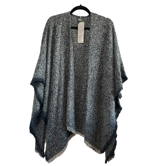 FRAAS WOVEN
ACRYLIC RUANA, New with Tags - Picture 1 of 6
